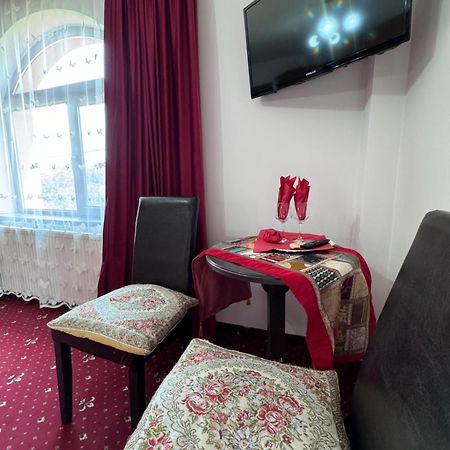 Pensiunea Casa Simoni Hotel Плоещ Екстериор снимка