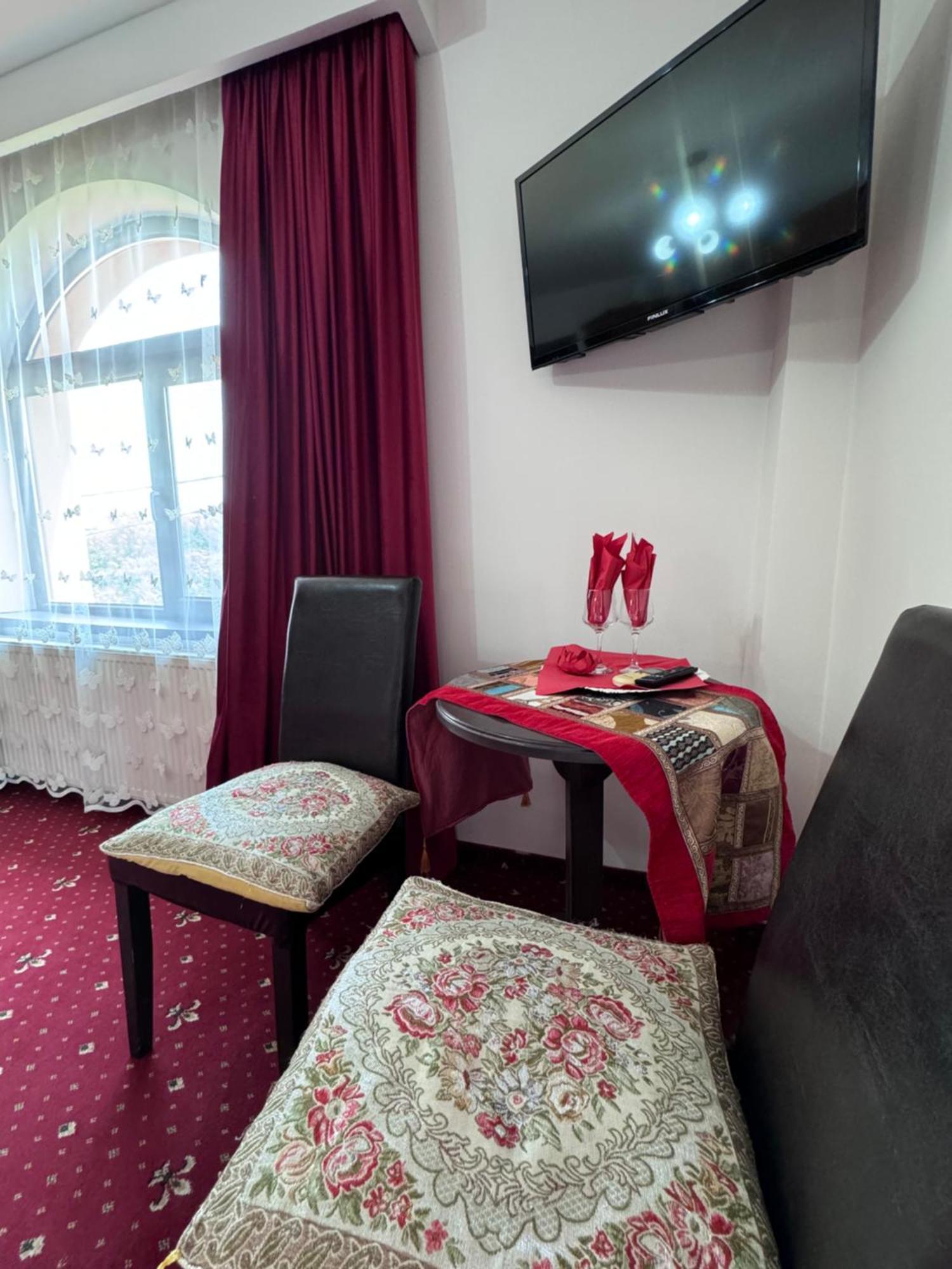 Pensiunea Casa Simoni Hotel Плоещ Екстериор снимка