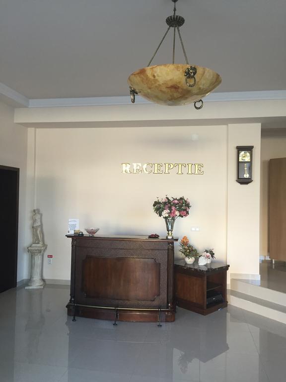 Pensiunea Casa Simoni Плоещ Екстериор снимка