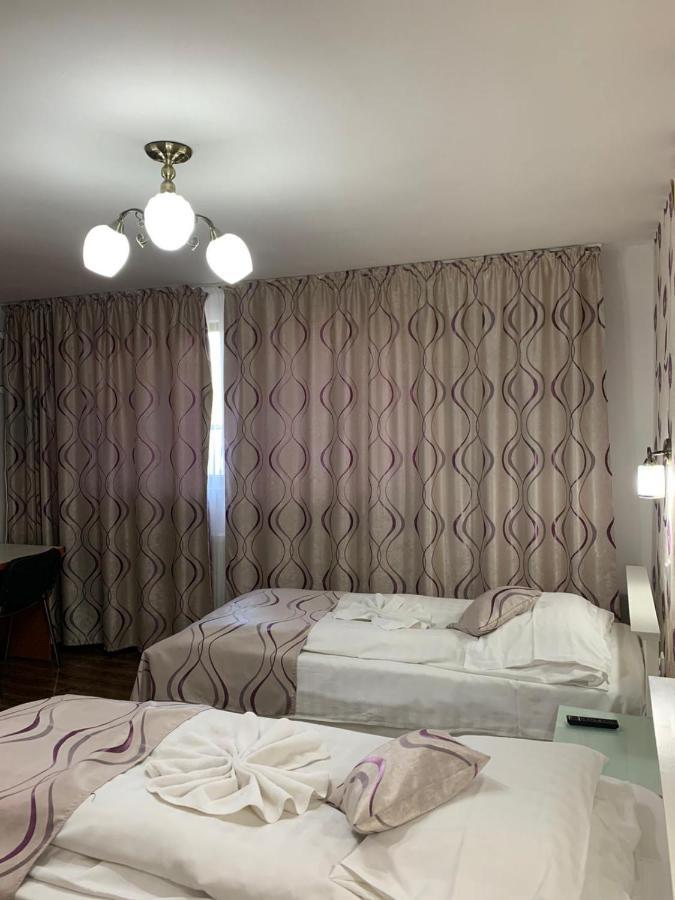 Pensiunea Casa Simoni Hotel Плоещ Екстериор снимка